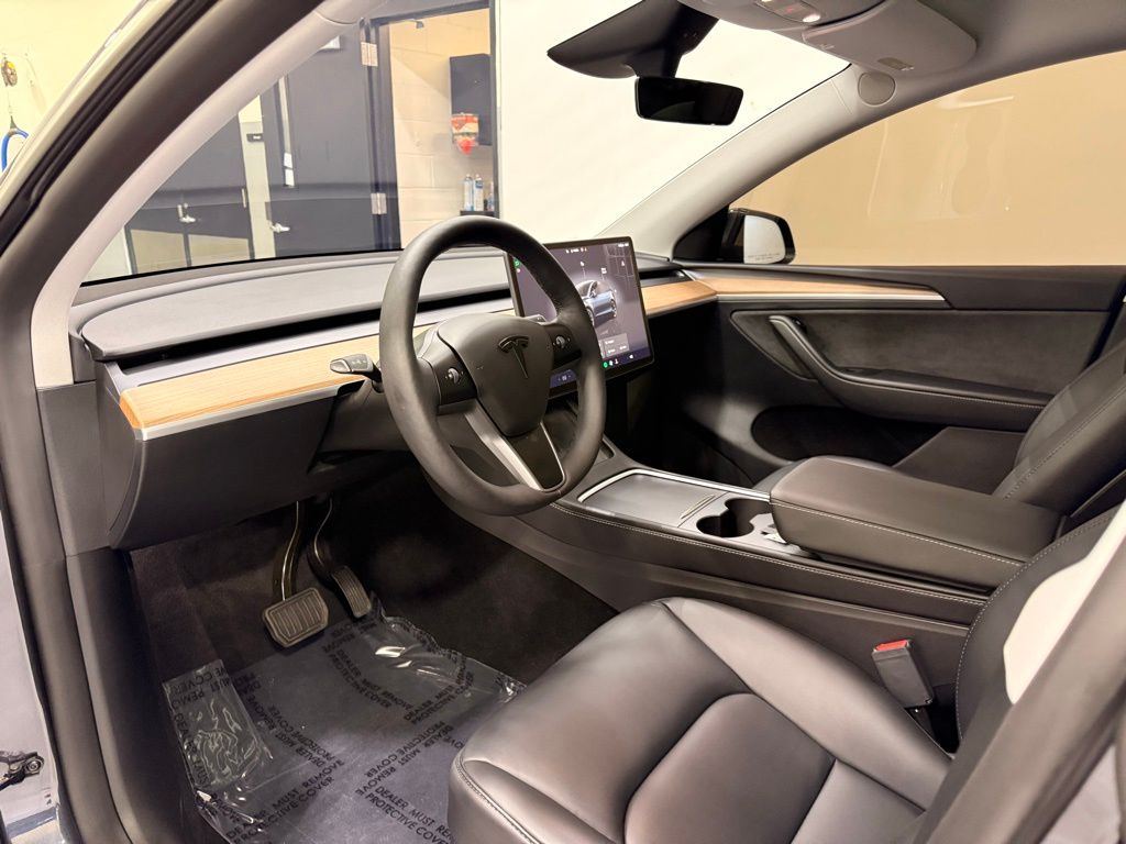 2024 Tesla Model Y Long Range 11