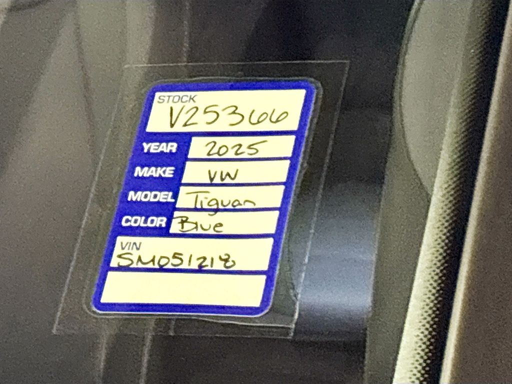 2025 Volkswagen Tiguan 2.0T SE R-Line Black