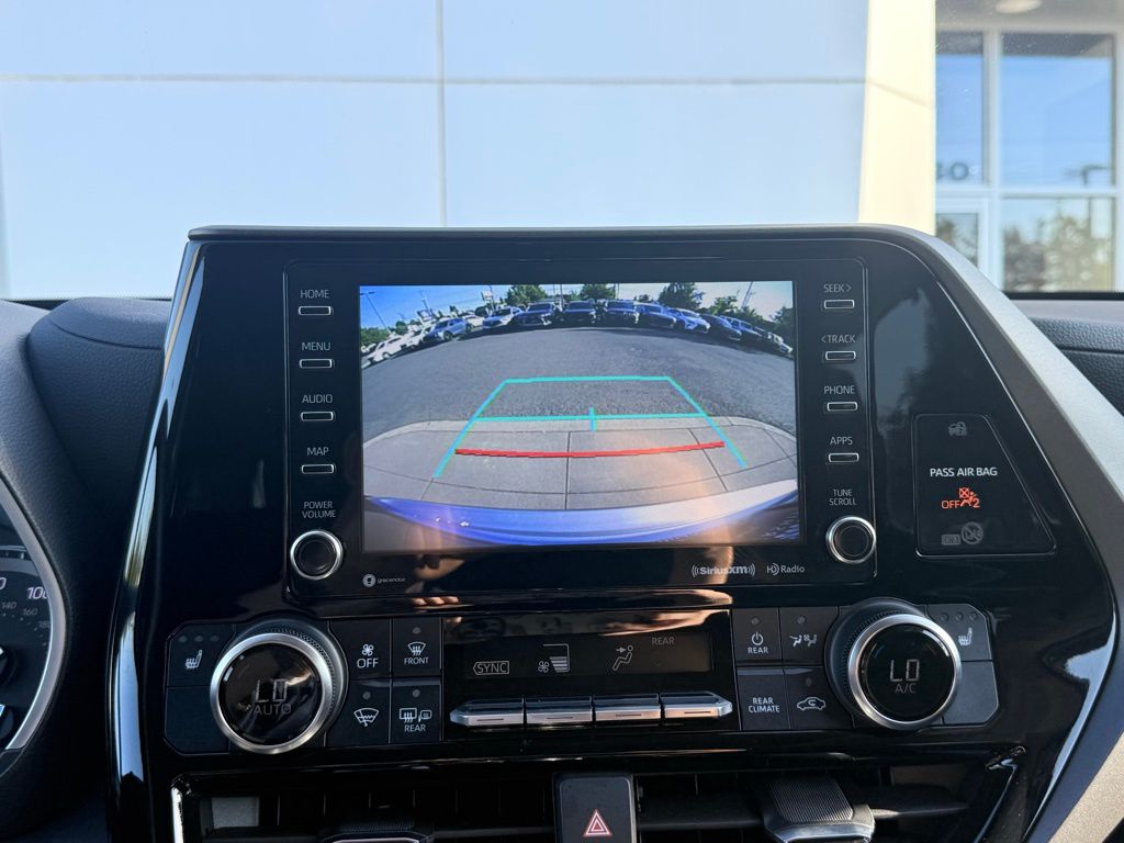 2022 Toyota Highlander Hybrid XLE