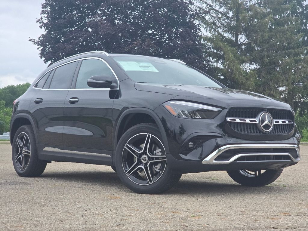 New 2026 Black Mercedes-Benz GLA 250 image 2