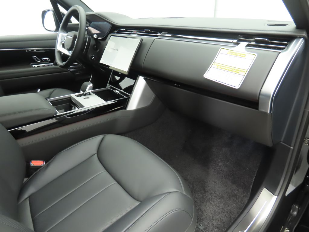 Thumbnail: 2025 Land Rover Range Rover - 18