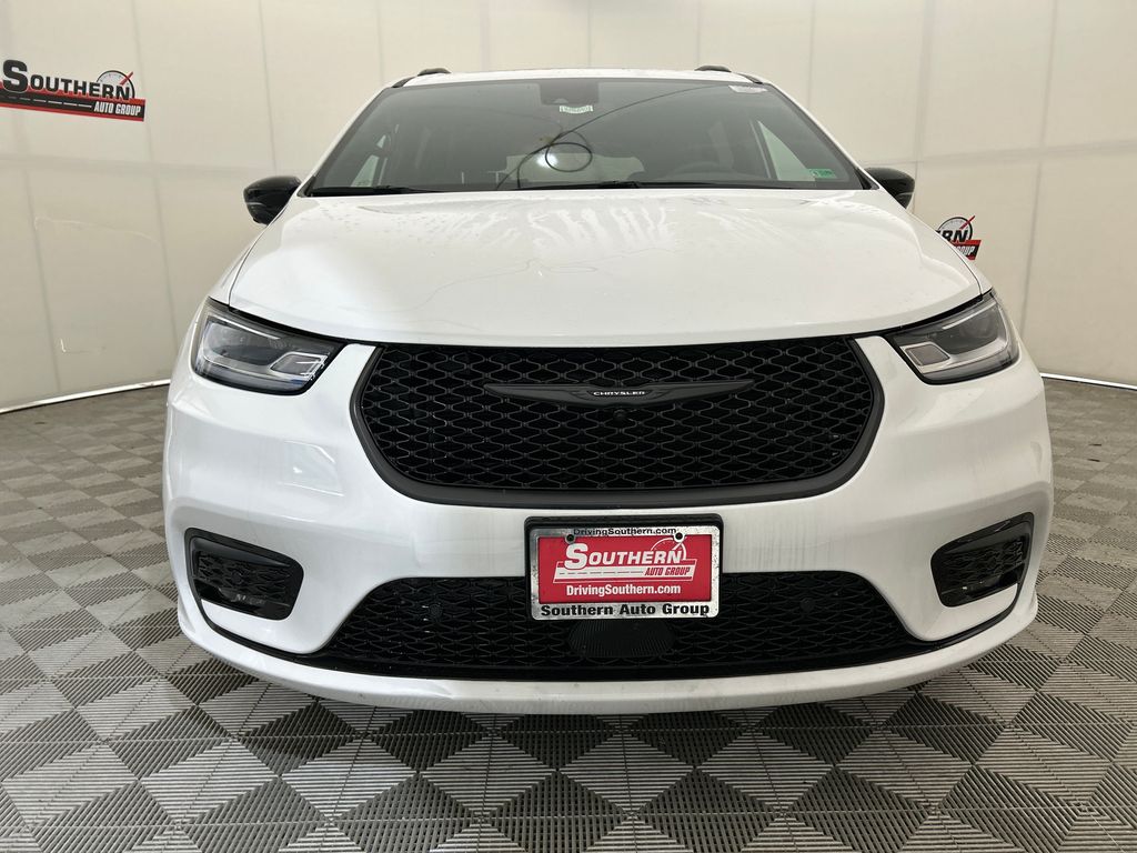 New 2026 White Chrysler Limited image 9