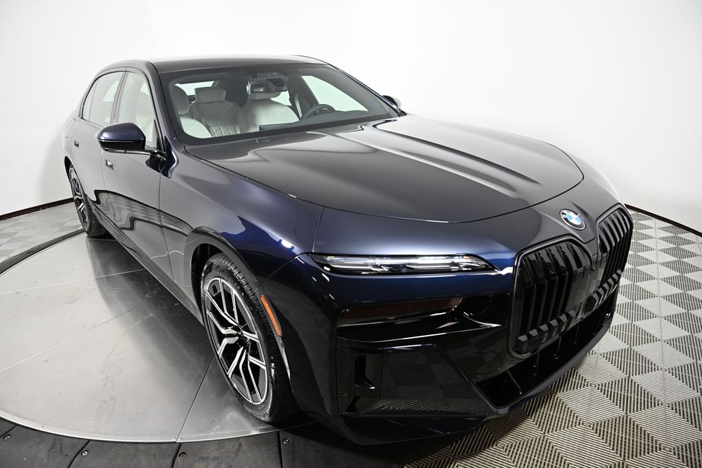 Thumbnail: 2026 BMW 7 Series - 7