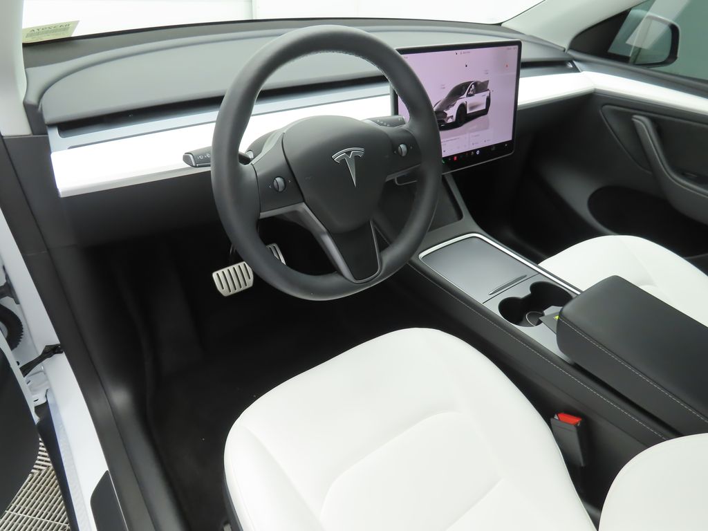Thumbnail: 2024 Tesla Model Y - 9