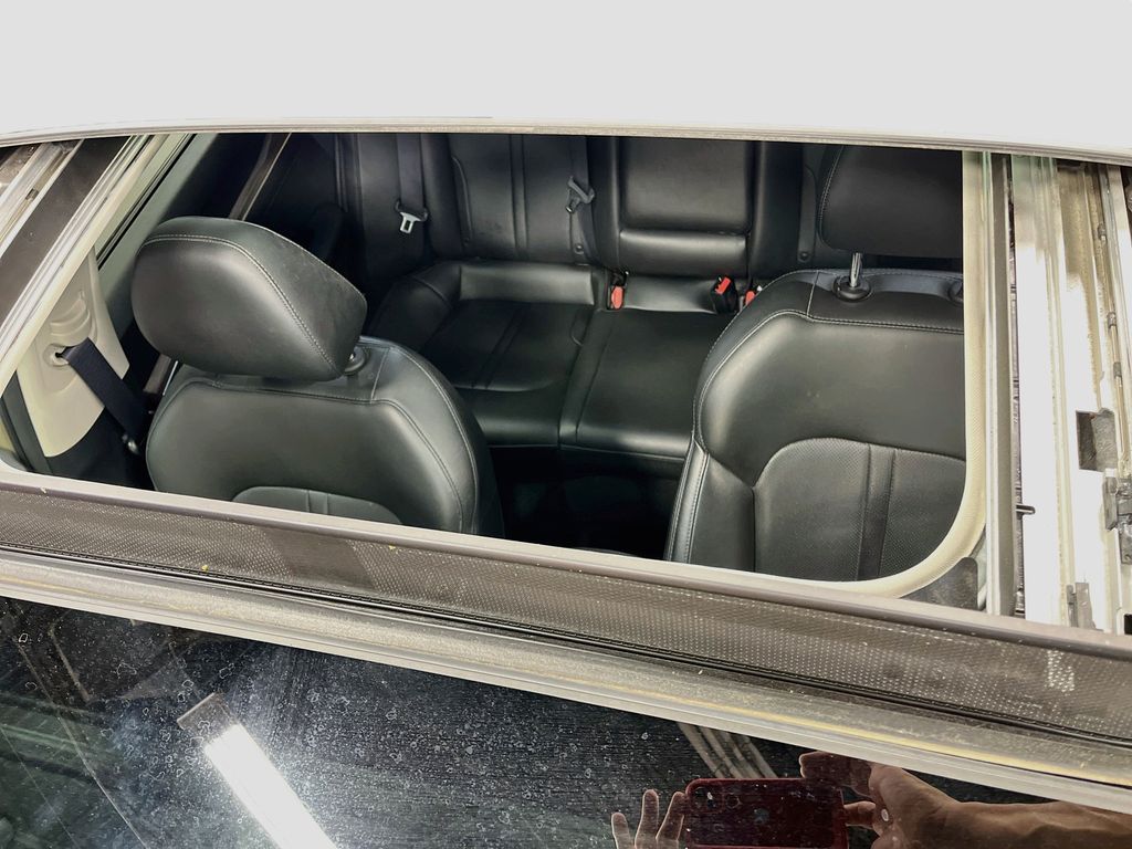 Used 2021 Crystal Beige Kia EX image 21