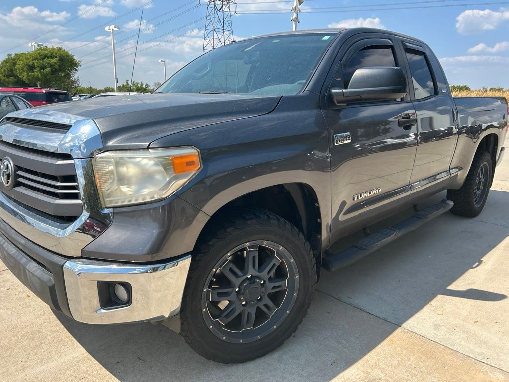Magnetic Gray Metallic 2015 Toyota Tundra Pickup Truck 4X2 6-Speed Automatic Overdrive