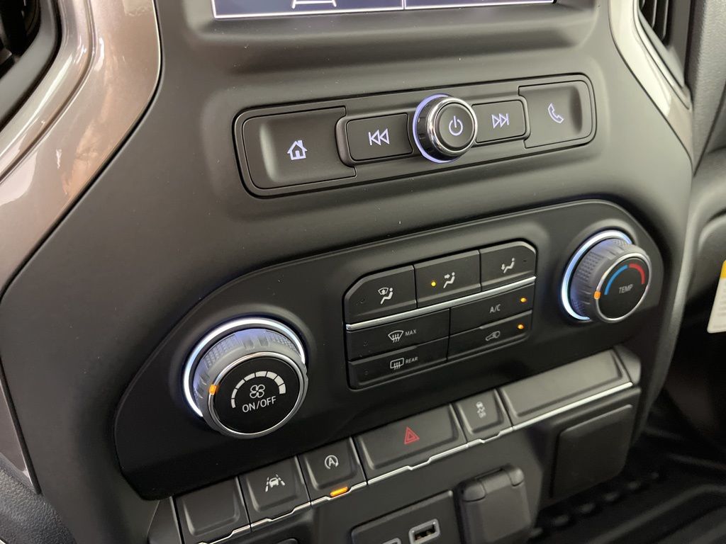 Thumbnail: 2026 Chevrolet Silverado 1500 - 28