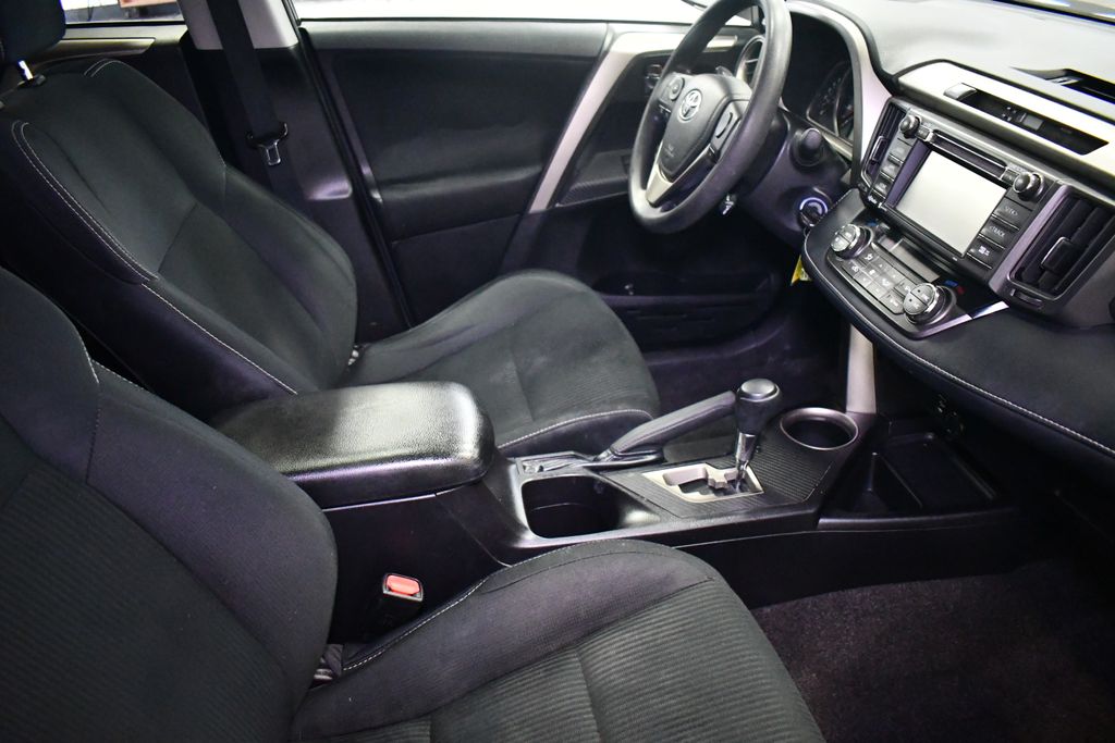 Thumbnail: 2015 Toyota RAV4 - 31