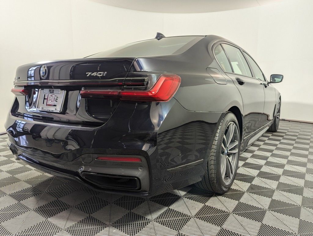 2022 BMW 7-Series 740i xDrive photo