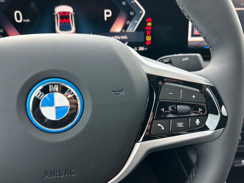 2025 BMW i4 xDrive40 21