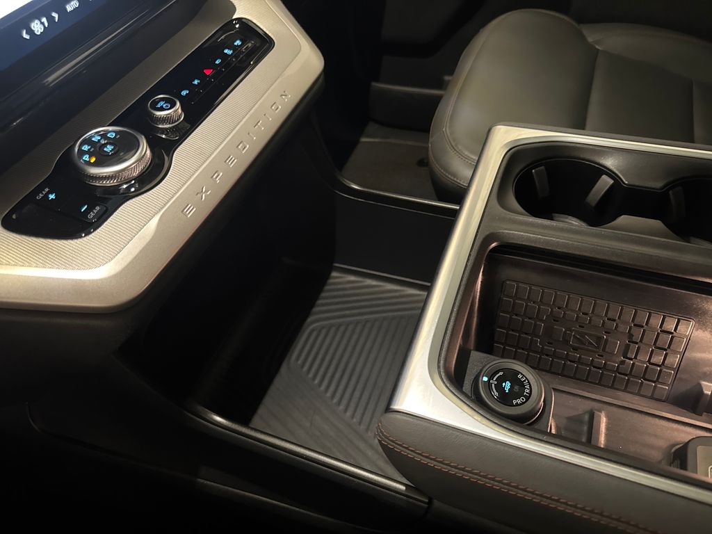 Certified Used 2025 Gray Ford Active image 32