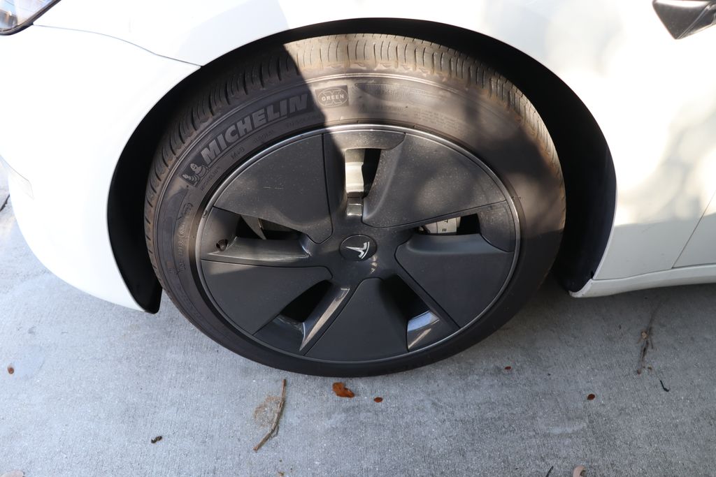 Thumbnail: 2023 Tesla Model 3 - 4