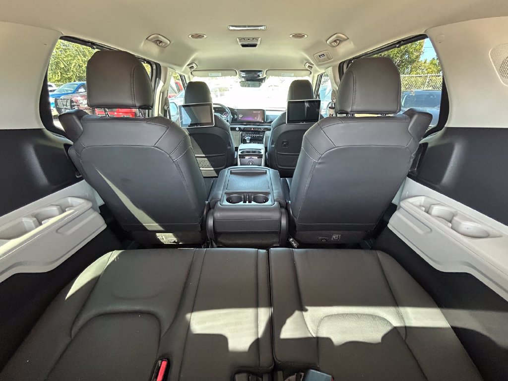 Used 2023 Kia Carnival Van