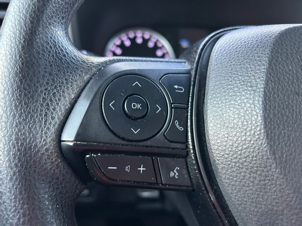 2021 Toyota RAV4 XLE 20