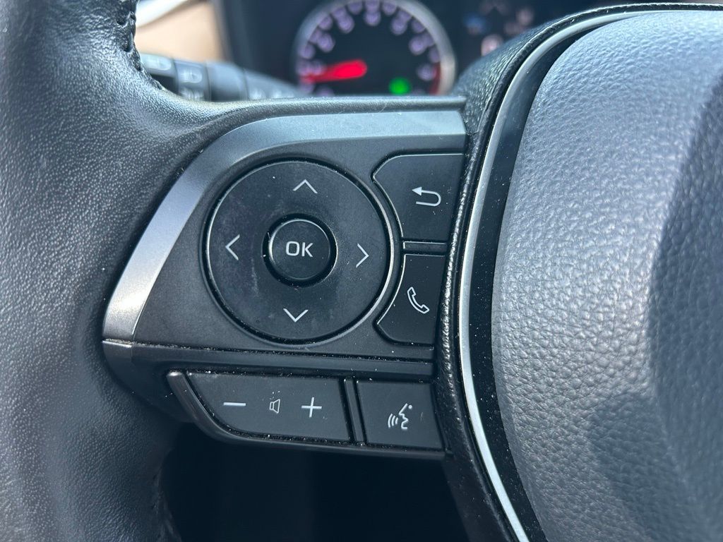 2019 Toyota RAV4 XLE Premium 26