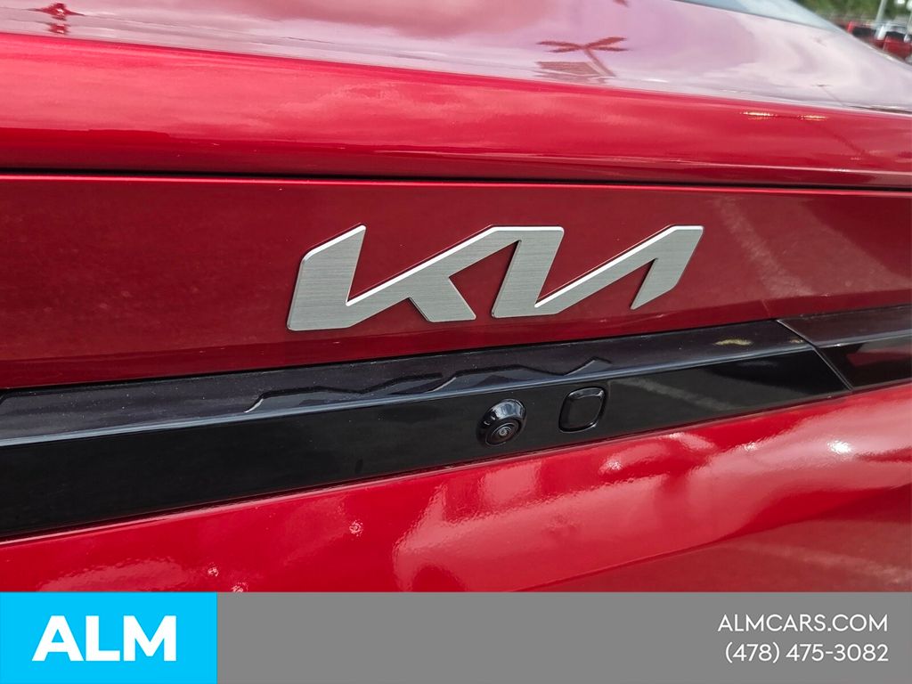 Used 2025 Red Kia LXS image 11