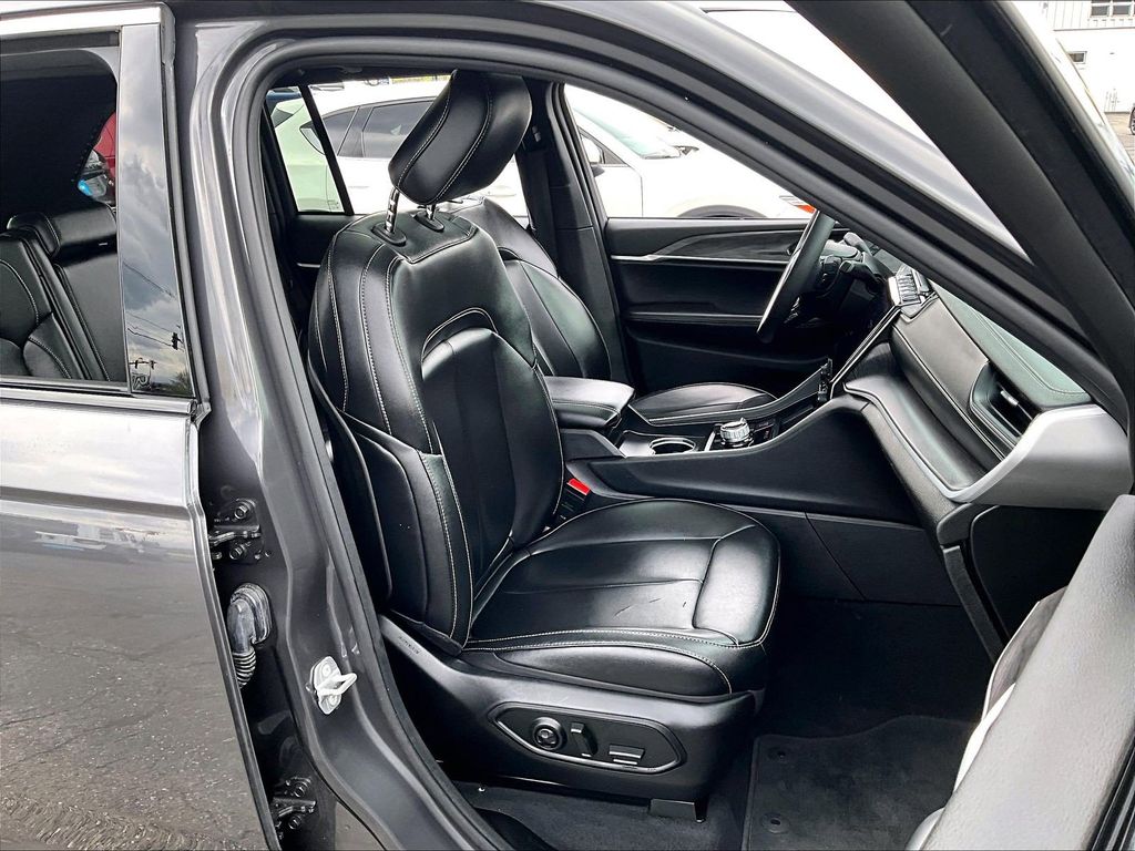 2024 Jeep Grand Cherokee — photo 11