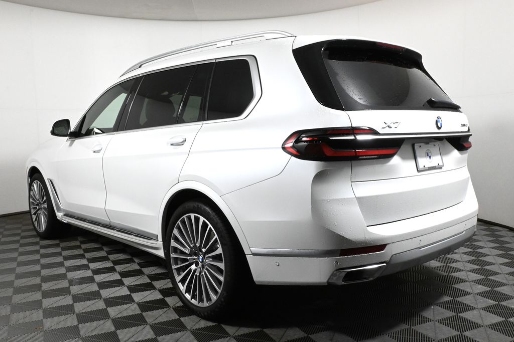 2025 BMW X7 xDrive40i 5