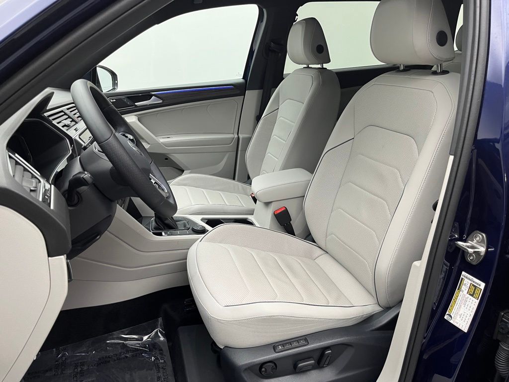 Thumbnail: 2024 Volkswagen Tiguan - 9