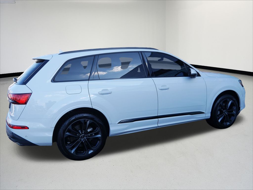 Thumbnail: 2025 Audi Q7 - 6