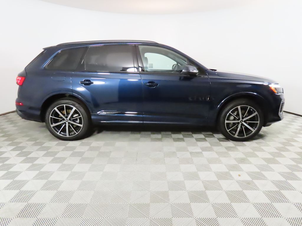 Thumbnail: 2025 Audi Q7 - 6