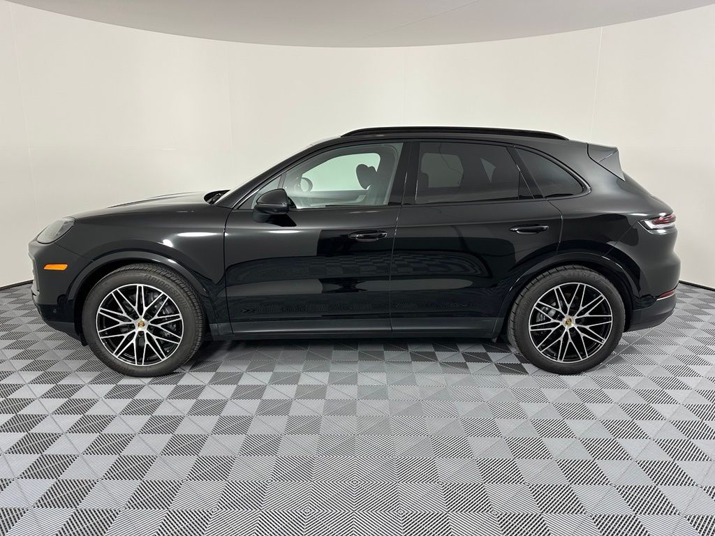 Thumbnail: 2024 Porsche Cayenne - 2
