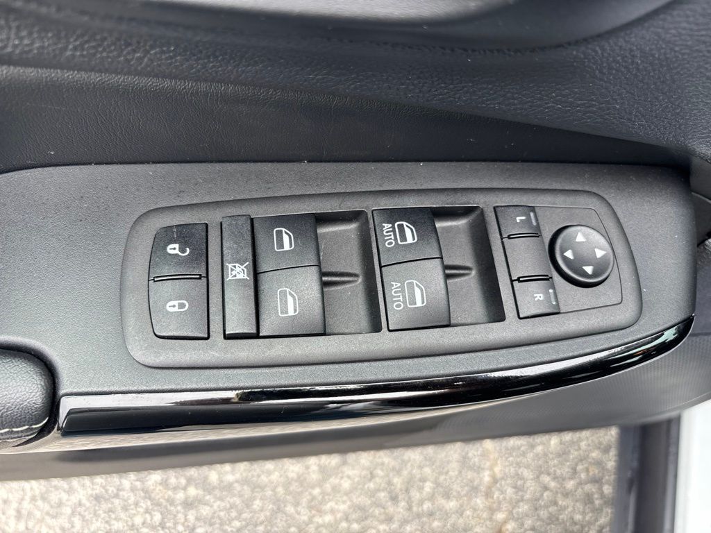 Used 2023 Jeep Cherokee SUV