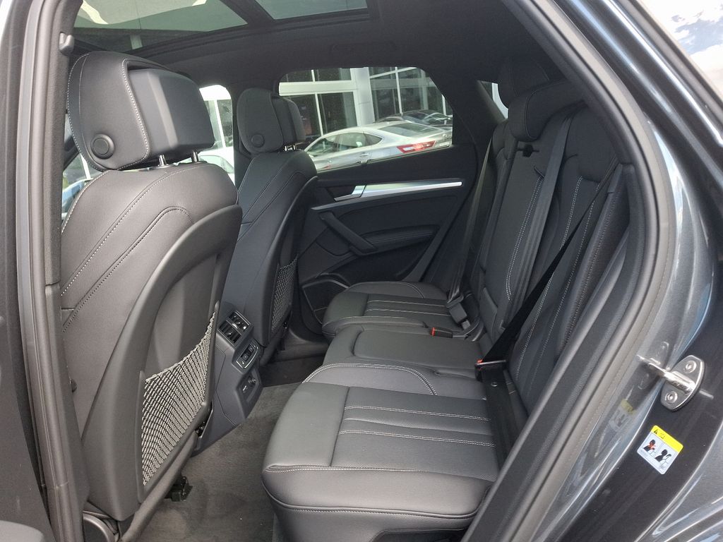 2025 Audi Q5  7