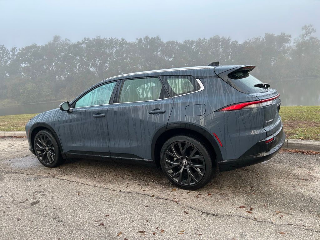 Thumbnail: 2025 Toyota Crown Signia - 3