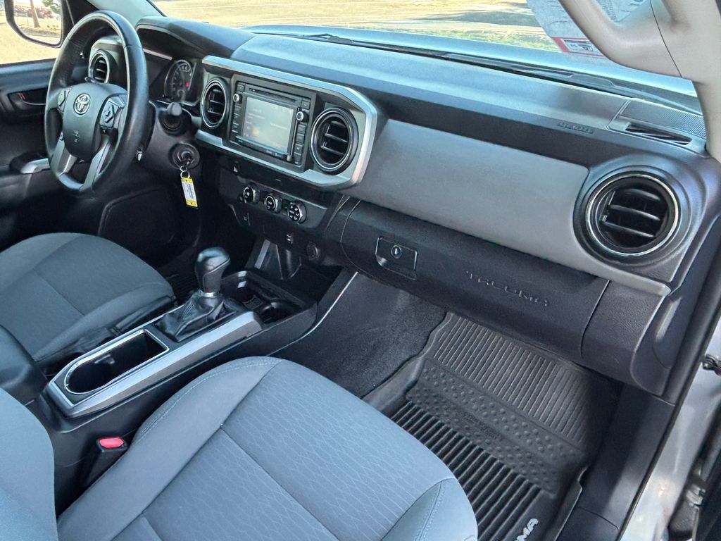 Thumbnail: 2016 Toyota Tacoma - 20