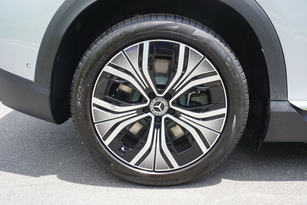 2025 Mercedes-Benz EQE 350 12