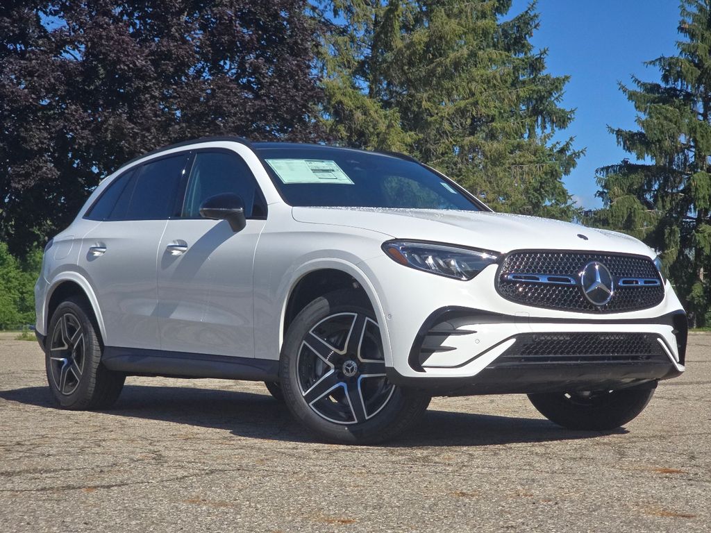 New 2026 White Mercedes-Benz GLC 300 image 2