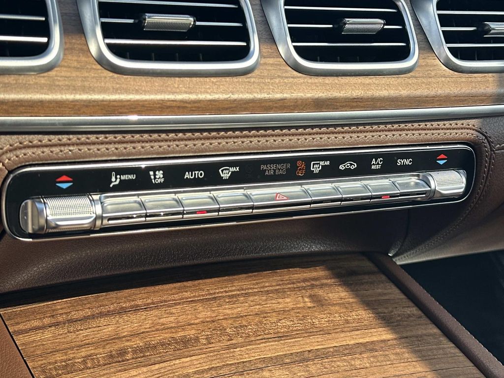 Thumbnail: 2026 Mercedes-Benz GLE - 22