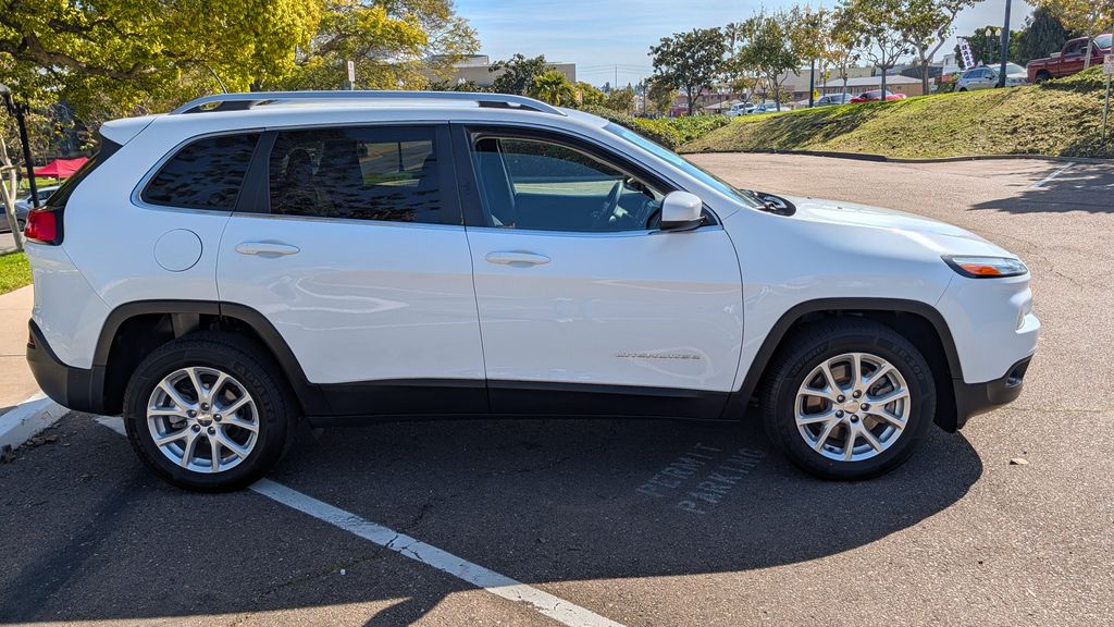 Used 2018 Jeep Cherokee Latitude 4D Sport Utility