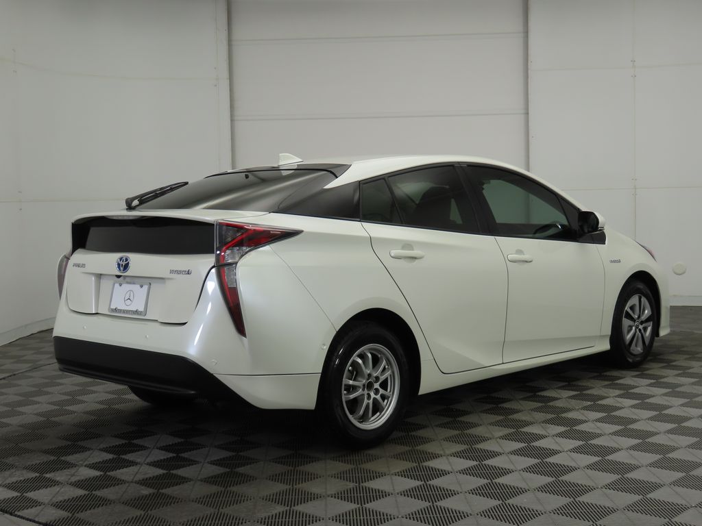2018 Toyota Prius Four 5
