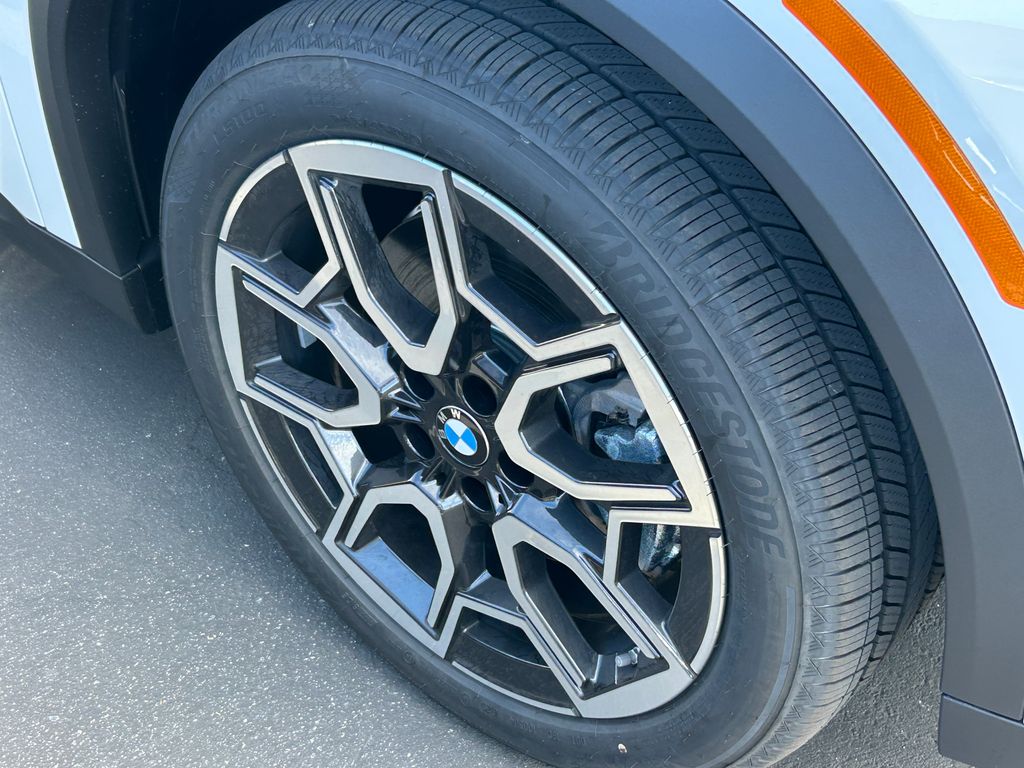 Thumbnail: 2025 BMW X2 - 3