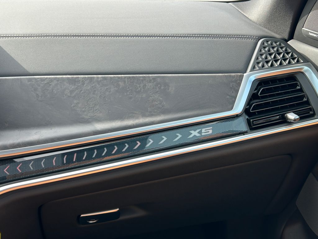 2026 BMW X5 xDrive50e 26