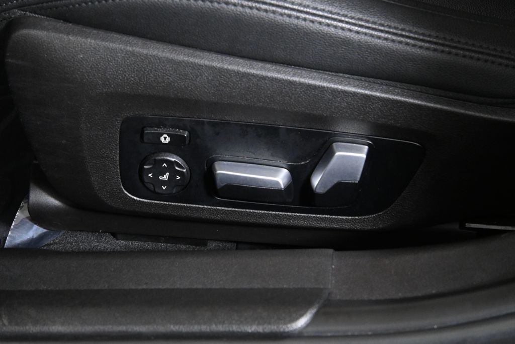 Thumbnail: 2021 BMW 3 Series - 27