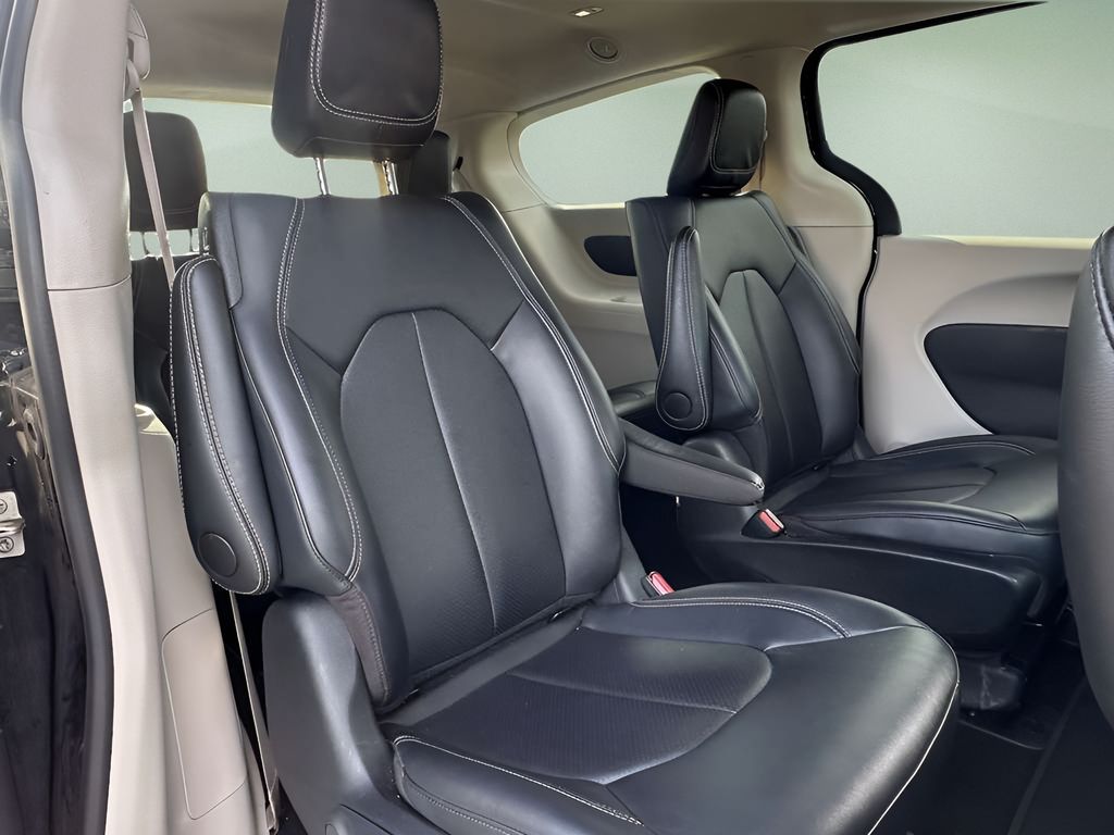 Used 2024 Chrysler Pacifica Hybrid Van