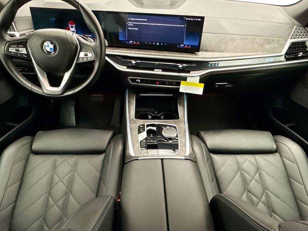 Thumbnail: 2026 BMW X5 - 13