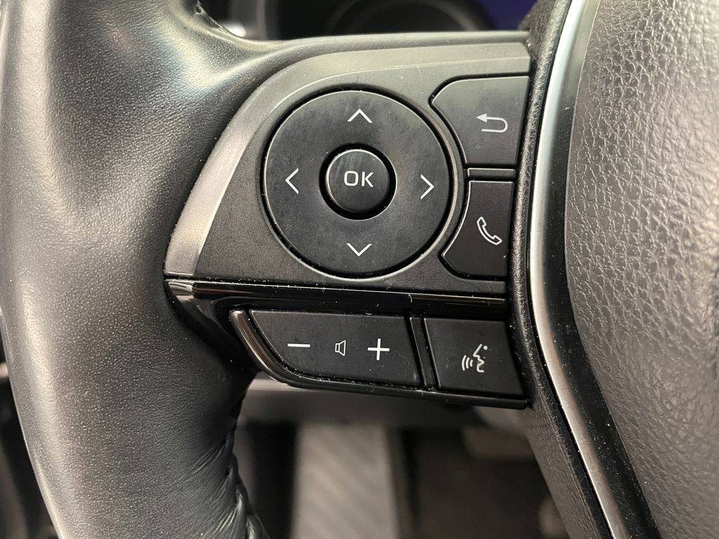 2021 Toyota Venza XLE 21