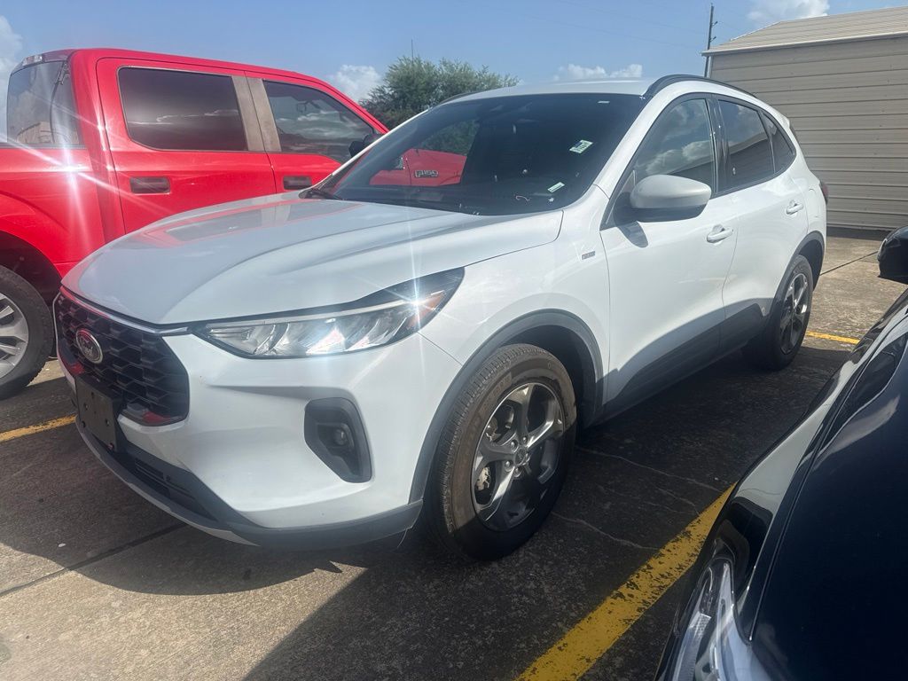 Silver Metallic 2025 Ford Escape SUV / Crossover All-Wheel Drive 8-Speed Automatic
