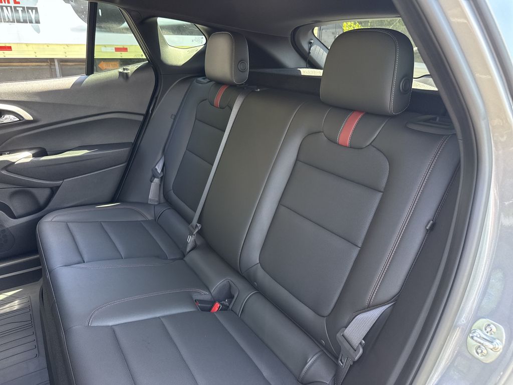 Sterling Gray Metallic 2025 Chevrolet Trax SUV / Crossover Front-Wheel Drive 6-Speed Automatic