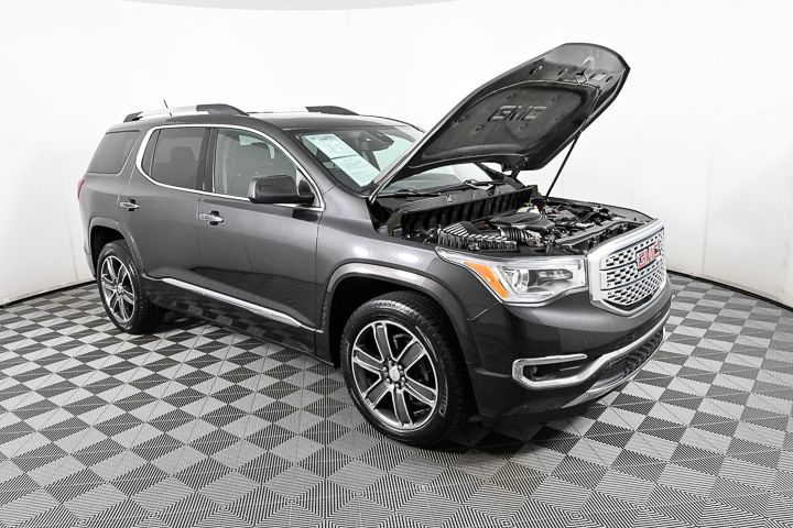 2017 GMC Acadia Denali 34