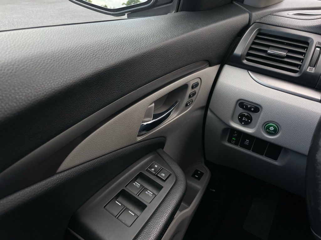 Thumbnail: 2019 Honda Pilot - 23