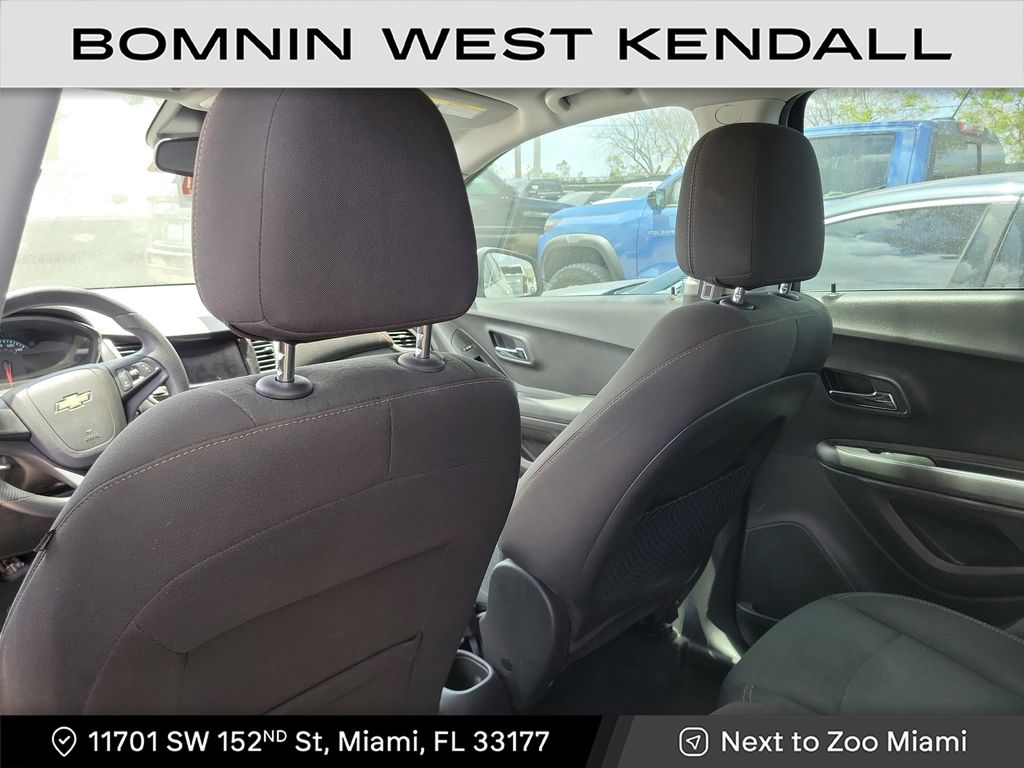 2020 Chevrolet Trax LS photo