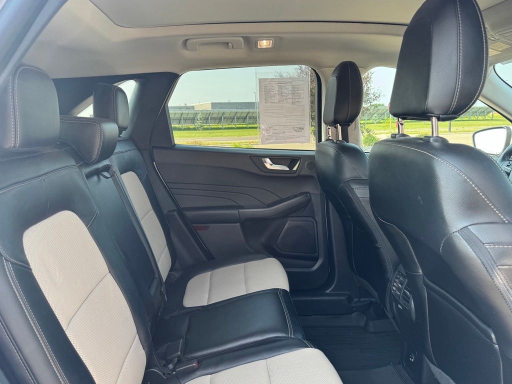2022 Ford Escape Titanium
