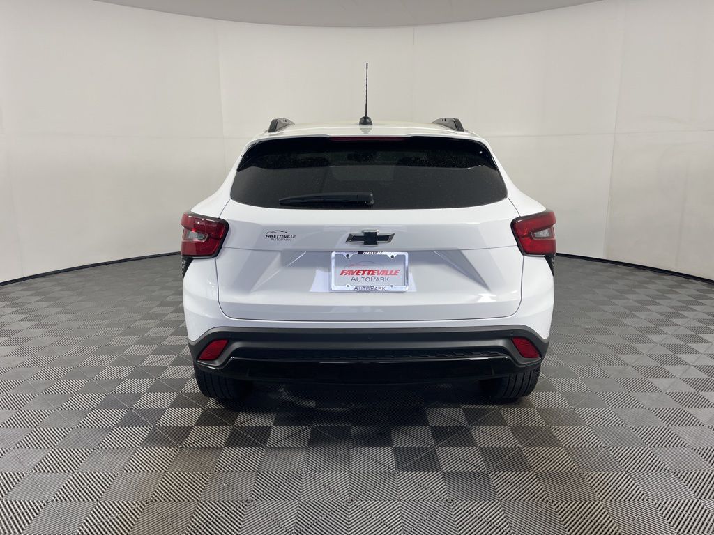 Thumbnail: 2025 Chevrolet Trax - 4