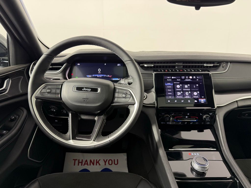 2023 Jeep Grand Cherokee L Altitude 12