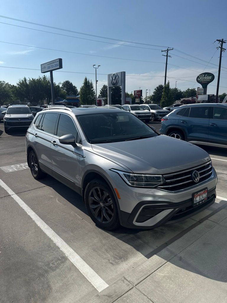 Pyrite Silver Metallic 2024 Volkswagen Tiguan SUV / Crossover All-Wheel Drive 8-Speed Automatic